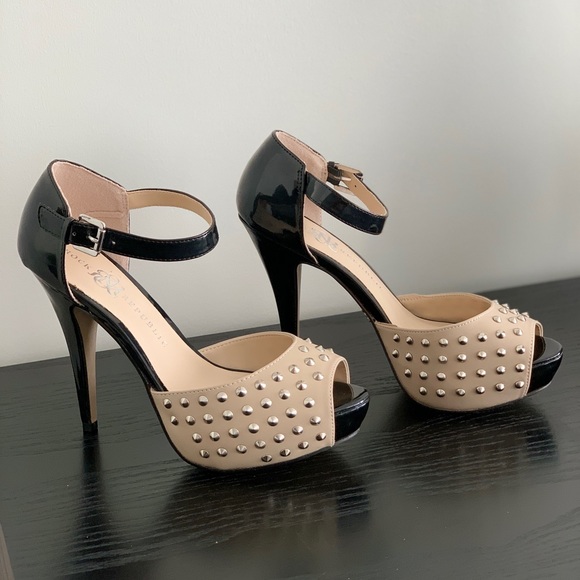 *DONATED* Rock & Republic Platform Heel Studded - Picture 11 of 14